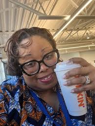 Tina Maynard's Instagram, Twitter & Facebook