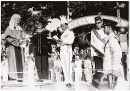 Tun datu haji mustapha bin datu harun or tun mustapha for short, was the first governor of the malaysian state of sabah. Sebuah Legasi Negarawan Ulung Misi Umatik Tun Mustapha Buletin Semasa Sabah