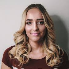 Stephanie Grosse's Instagram, Twitter & Facebook