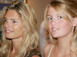Yet it also clearly has echoes of the dress worn by her own mother, victoria aitken (née lockwood), when she married lady kitty's father, earl spencer, in 1989. Kitty Spencer Purrs About Parents Support Day Night Entertainment Express Co Uk