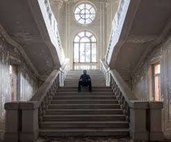 Plongee Dans Le Monde De L Urbex Quand Les Photographes Chassent Les Lieux Abandonnes De Toulouse Urbex Lieux Chasser