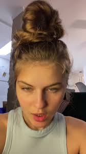 #greenscreen i just want to talk about the selfie the royals and taylor  swift took #foryou