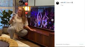 She's a mother, a grammy winner, and now.maybe an instagram queen? Adele Postet Bilder Aus Der Corona Quarantane Und Antwortet Fan Stern De