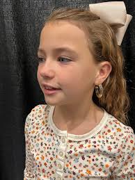 Model shows off new hoops at Mississippi State Nutrition Conference