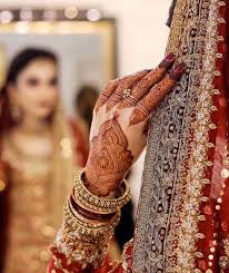 Pakistani Bride On Instagram Wedding Henna Ideas Via Natashasalon Pakistanibride Bridal In 2020 Bridal Photography Poses Bridal Mehendi Designs Wedding Henna