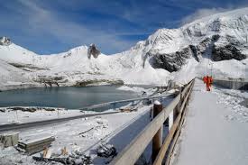 Pionierprojekt in den schweizer alpen. Die Erste Maschinengruppe Des Pumpspeicherwerks Limmern Wurde Erstmals Erfolgreich Mit Dem Netz Synchronisiert Glarus24 Ch