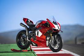 2023 Ducati Panigale V4 R: How Does 240.5 HP At 16,500 RPM Grab You? -  MotoAmerica