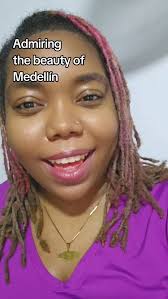 Let me introduce you to the @mcbridesisters and their @blackgirlmagicwines  Sparkling Brut. The McBride sisters are a pair of half-sisters who grew up 