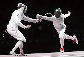 レイピアがイラスト付きでわかる！ 刀剣の一種。先端の尖った細身の刀身を持つ、刺突用の片手剣。 関連イラスト pixivimage:68780757:spixivimage:58009738:spixivimage:59319968:s [pixivimage: Dguarx1v2mbsum