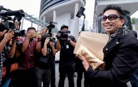 Isn't it a coincidence that such political tactics. Bakal Bertanding Pru14 Menentang Azmin Ali Ini 6 Fakta Menarik Mengenai Azwan Ali