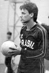 Sem surpresas, renan dal zotto convoca a seleção de vôlei para os jogos de tóquio lista com o nome dos 12 atletas que representam o brasil na olimpíada foi divulgada neste domingo Um Icone Da Geracao De Prata O Voleibol Brasileiro No Mundo