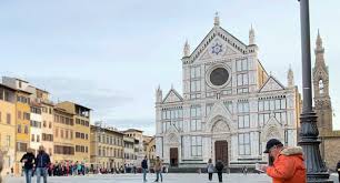 The basilica di santa croce (basilica of the holy cross) is the principal franciscan church in florence, italy, and a minor basilica of the roman catholic church. La Basilica Di Santa Croce Ed Il Complesso Museale A Firenze