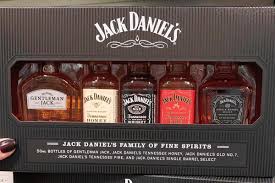 A clean finish with fresh fruit and tennessee whiskey balancing the taste experience. This Jack Daniel S Variety Pack Is Perfect For The Holidays Taste Of Home