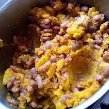 Pommes Pilees Pounded Irish Potatoes Beans In 2021 Irish Potatoes African Food Recipes