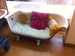 Clawfoot Tub Loveseat Just Like The One In Holly Golightly S Apartment Love Seat Sit Back And Relax Clawfoot Tub