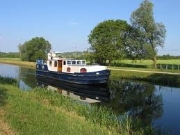 Rich barton said the sheriff's department responds to incidents of abandoned and derelict vessels about 20 times a year. Motor Boat Charters France Inland Waterways Motor Yacht Charter France Inland Waterways