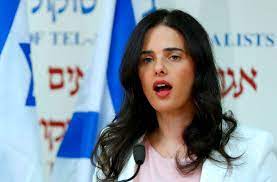 21:50שרת הפנים איילת שקד מתכוונת לפנות לראשי הרשויות החרדיות ולבקש מהם לערוך מבצעי התחסנות במוסדות החינוך החרדיים. A Lilftqrro Nm