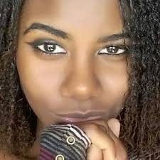 Claudia Menezes (@claudiamenezes.oficial)