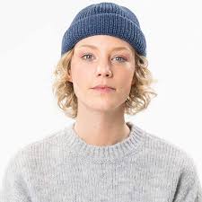 The secret to make a beanie look chic when you have short hair, is to let some. 12 Most Stylish Short Beanies Trawler Fishermen