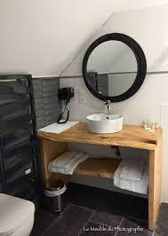 En bois version épurée ou plus osé avec de la couleur et une finition laquée, le meuble de salle de bains se prête à tous les styles. Meuble Bois Sous Vasque Salle De Bain Le Meuble Du Photographe