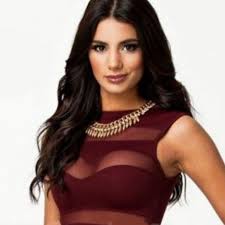 قصة شعر قصير للرجال كلاسيكية مصممة بطريقة ترك الشعر من الخلف بطريقة عشوائية مع تصفيفة من الأمام بطريقة المثلث لتعطي. Ø´Ø¹Ø± Ù‚ØµÙŠØ± Ø¬Ø¯Ø§ Ù„Ù„Ø±Ø¬Ø§Ù„