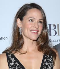 Jennifer Garner Asking Marie Kondo To Come Over & Help Her Declutter Shows  No One Is Safe From The Tidying Trend