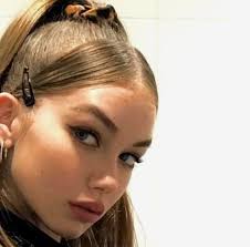 Zenia Daniel-Dim (s78745)