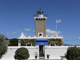 Γιατί μας έμαθε τι σημαίνει να κυνηγάς τα όνειρά σου, να αγαπάς την οικογένειά σου, να σέβεσαι την πατρίδα σου, κι ας μη σε σεβάστηκαν κάποτε όλοι Arkitsa Faroi