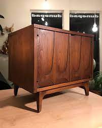Top quality for your home. Broyhill Brasilia Nightstand Dunepad