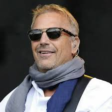 If you're a huge fan of mine can I get a big yess!!!!!🤭🤲