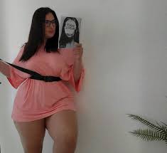 𝙰𝚗𝚊 𝙼. on X: 1 or 2? t.coiFWYqiyjHz  X