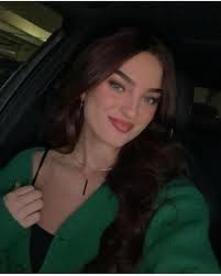 Connie Moss's Instagram, Twitter & Facebook