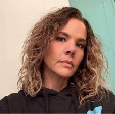 Heather Maynard's Instagram, Twitter & Facebook