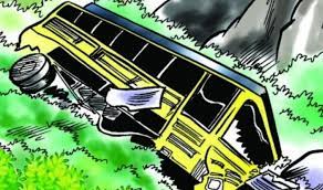 बारामा बस दुर्घटना हुदा सातको मृत्यु, १७ घाइते