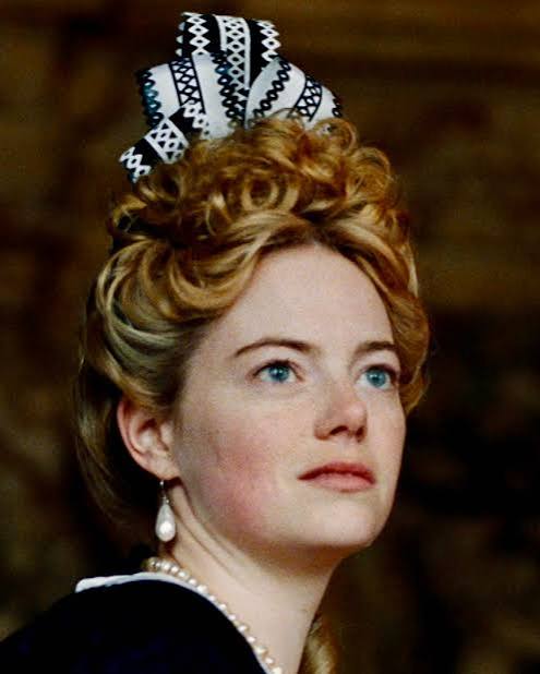 The Favourite: Emma Stone vs. Rachel Weisz