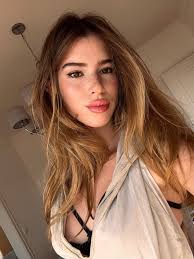 SAIUUU!!! Link in my bio🥹 Produção: Sniff @sniffcine Produção executiva:  Gustavo Salun @gustavosalun Direção: Depraxe @d__praxe Dir. de produção:  Gico Vieira @giovannivieira Dir. de fotografia: Depraxe @d__praxe Dir. de  arte: LoSa @lorenranne