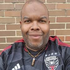 Leon Stein's Instagram, Twitter & Facebook