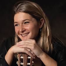 Maggie Cullen's Instagram, Twitter & Facebook