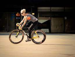 fixed gear girl taiwan kelli samuelson 2014 barcelona red hook crit fixed gear girl bikes girls girls mac