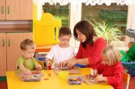Maritimes transports terrestres travailler avec des enfants ou des adolescents un bts ou un dut après le bac es un bts ou un dut après le bac l bonjour je vais faire un dut cs option assc et je me demande si je peux travailler dans des écoles ou des crèches avec ce diplôme car j'aimerais. Liste Des Metiers Pour Travailler Avec Des Enfants Ou Des Adolescents Etudes Orientation Formations Emploi Cidj