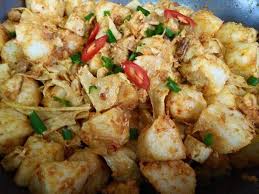 Percaya atau tidak, anda boleh cuba menghasilkannya sendiri di rumah hanya dengan 29 bahan dan anda tak perlu bersusah payah. Resepi Lontong Goreng Daging Resepi Merory Sedap Betul