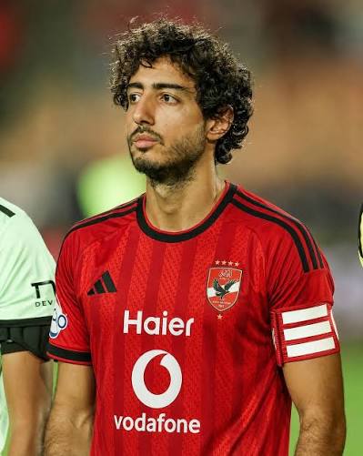 في الجول: الأهلي يقترب من تجديد تعاقد محمد هاني، والنادي سيمنح اللاعب راتب  الفئة الأولى وهو 25 مليون جنيه بالإضافة إلى 10 ملايين حوافز، مع حصول اللاعب  على نسبة %70 من أي