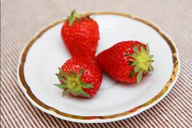 Along with that, they also contain an enzyme that can help whiten your dog's teeth as he or she eats them. Can Dogs Eat Strawberries Petcarerx