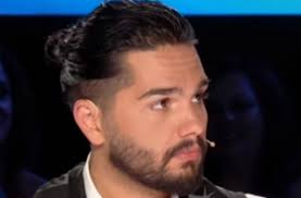 Ο χρήστος μάστορας απαντά στα κοροϊδευτικά σχόλια των χρηστών. O Xrhstos Mastoras Paxoylos Oi Fwtografies Apo To Parel8on Kai H Maxh Me Ta Peritta Kila