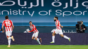 El barcelona buscaba su primer título de la temporada y lo podía conseguir en la supercopa, pero el athletic club se lo impidió. Athletic Bilbao Win Spanish Super Cup Over Barcelona Assahifa
