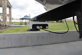 Hooking up with a fifth wheel hitch is easier than a gooseneck, but not always easy to do from the driver's seat. Andersen Ultimate 5th Wheel Connection 2 Prime Autoprime Auto