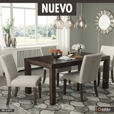 Nuevo Siempre Hay Espacio Para Amigos Y Familiares En El Juegodecomedor Deylin Ashley Furniture Dining Room Dining Room Sets Ashley Furniture Dining Table