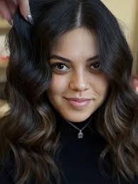 Si eres morena natural y tienes miedo, somos tus salvadoras!! El miedo con  nosotras no existe. ¿Que tal empezar el año así? FELIZ DOMINGO 💞