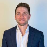 Brett Blank's Instagram, Twitter & Facebook