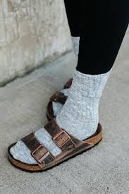 Birkenstock Soft Footbed Vs Regular Review Birkenstock Arizona Soft Footbed Tobacco Oiled Leather In Regular Fit Leather Birkenstocks Birkenstock Sandals Outfit Shoes